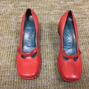 Kenneth Cole Reaction Women's Red 2" Wedge Shoe